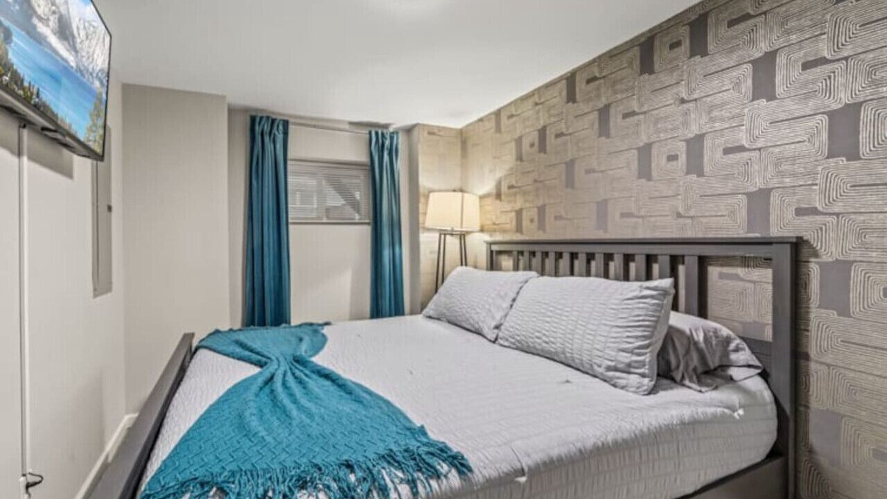 Photo of Bedroom in Olney-Oak Lane