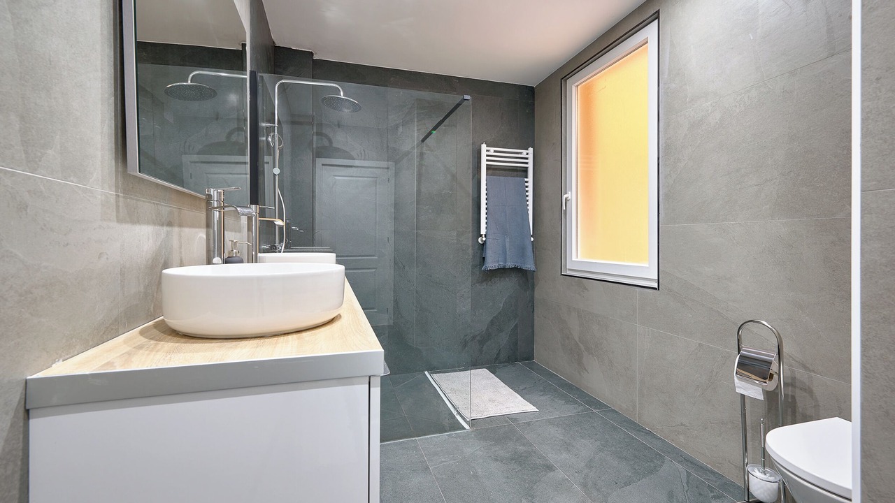 Photo of Bathroom in Logrono Historic Centre