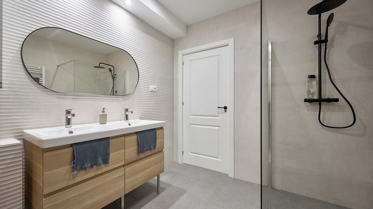 Photo of Bathroom in Logrono Historic Centre