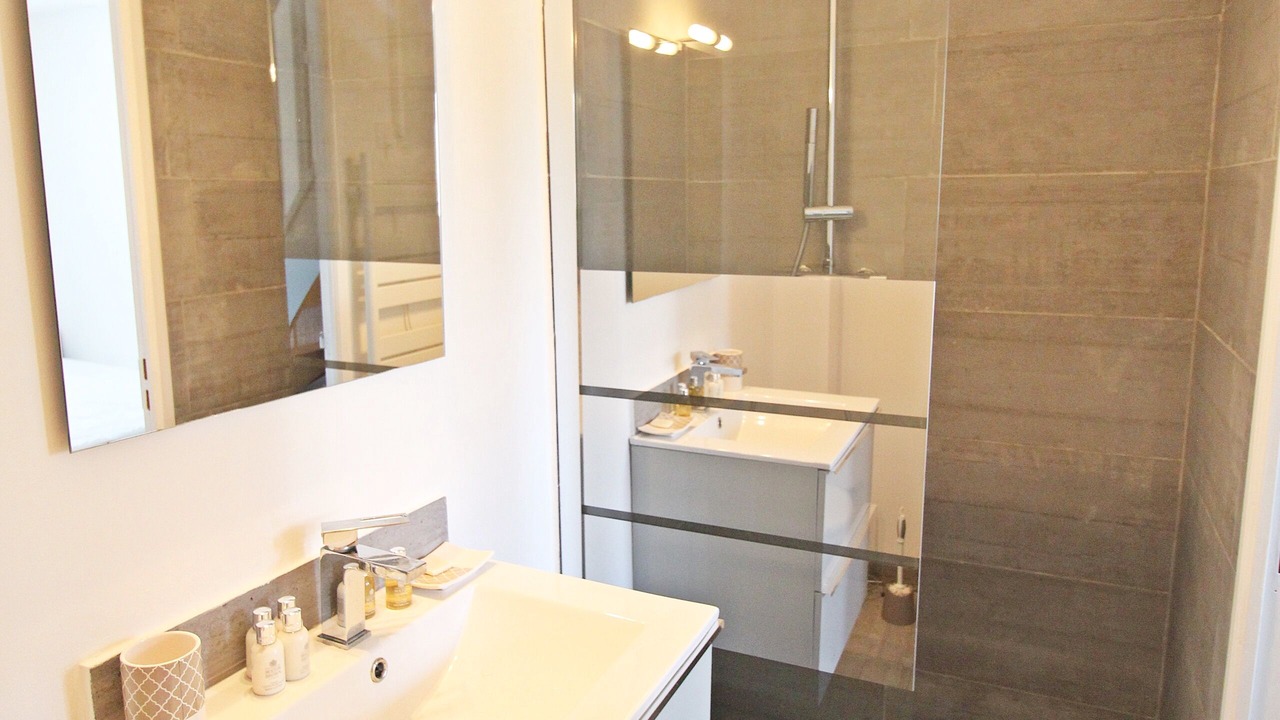 Photo of Bathroom in La Seyne-sur-Mer