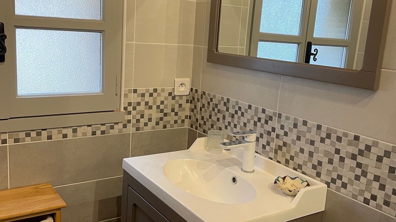 Photo of Bathroom in Blanquefort-sur-Briolance