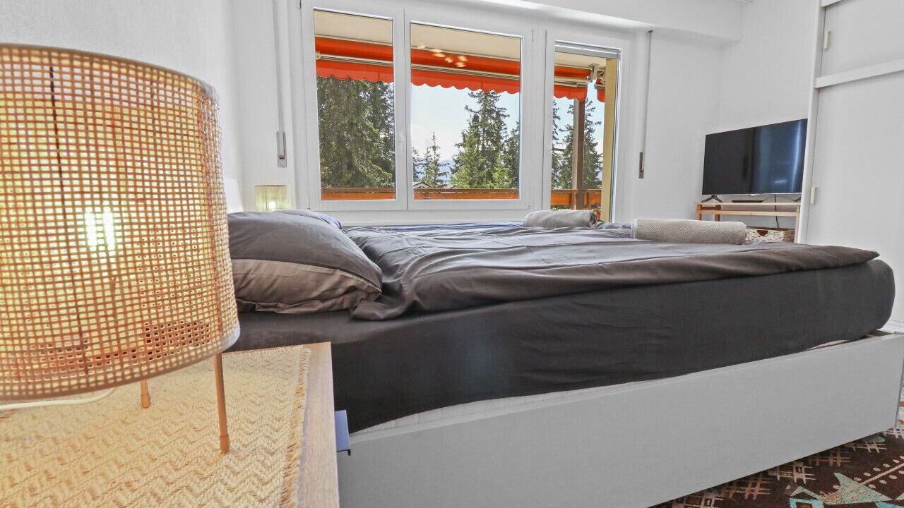 Photo of Bedroom in Lens