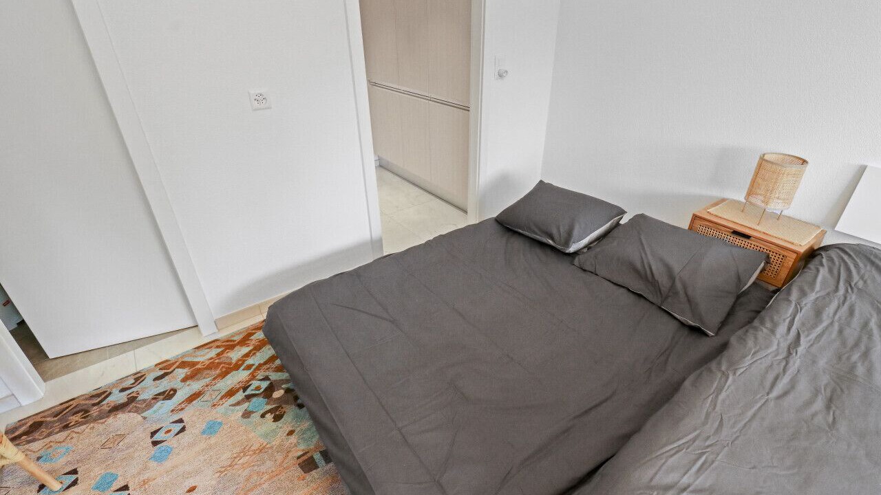 Photo of Bedroom in Lens