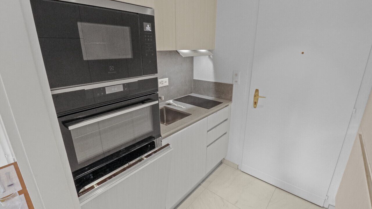 Photo of Kitchen in Lens