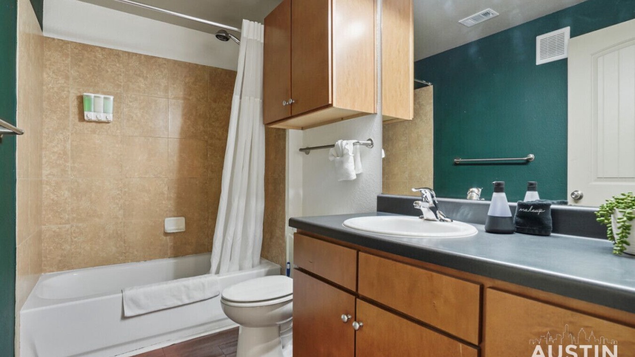 Photo of Bathroom in North Loop