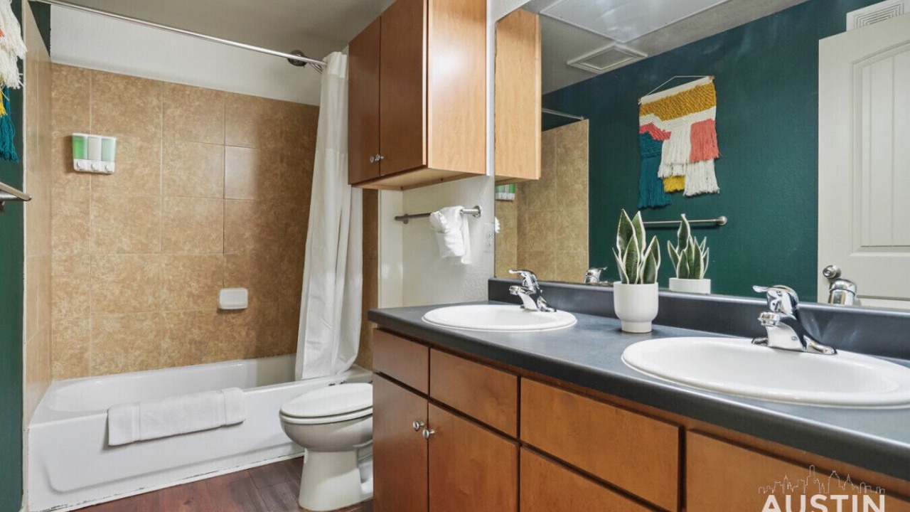 Photo of Bathroom in North Loop