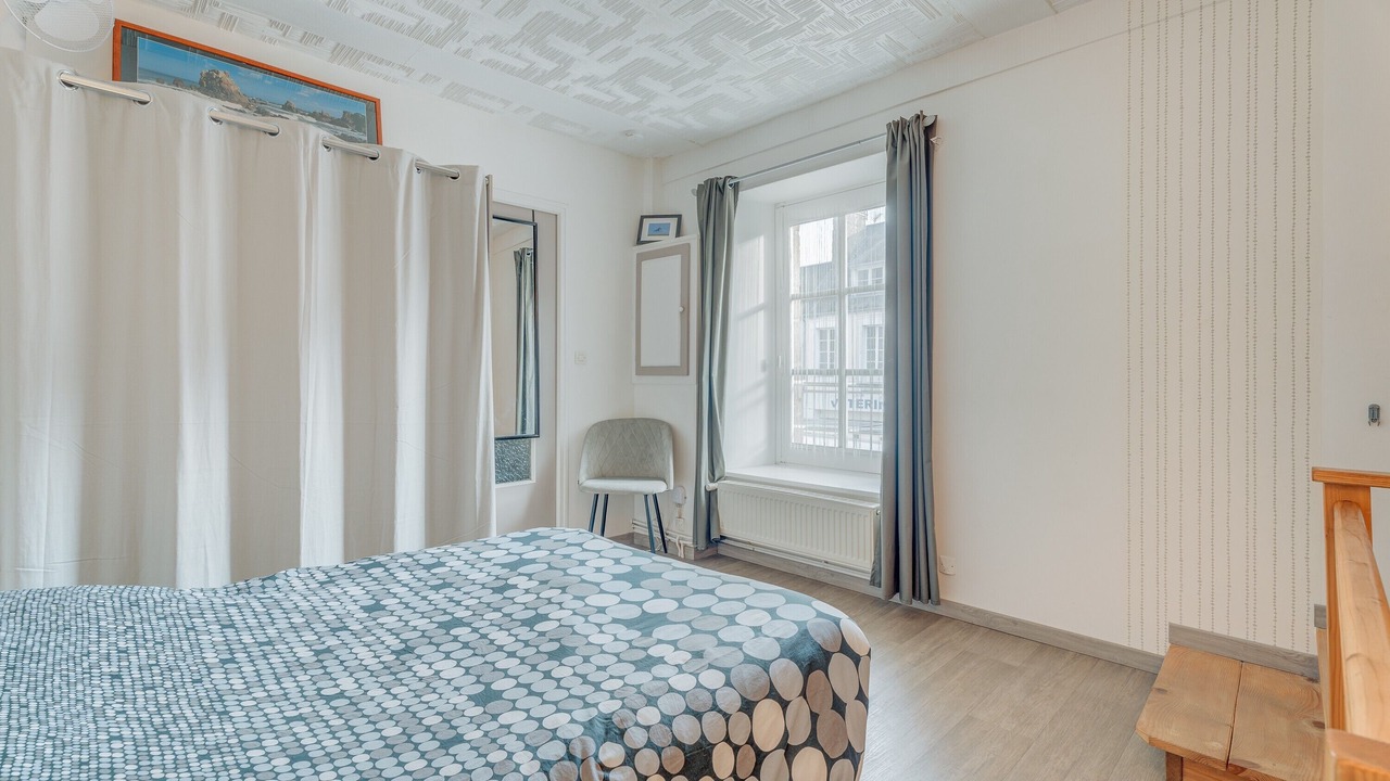 Photo of Bedroom in Pontorson