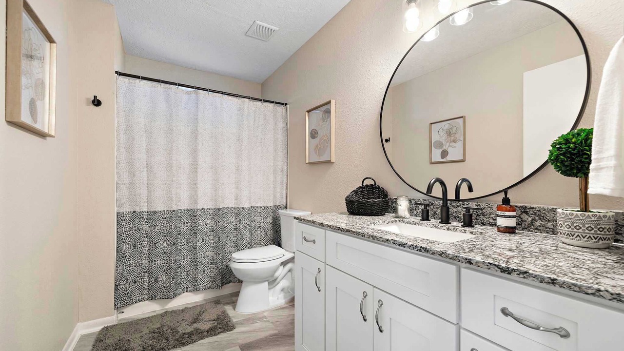 Photo of Bathroom in El Lago