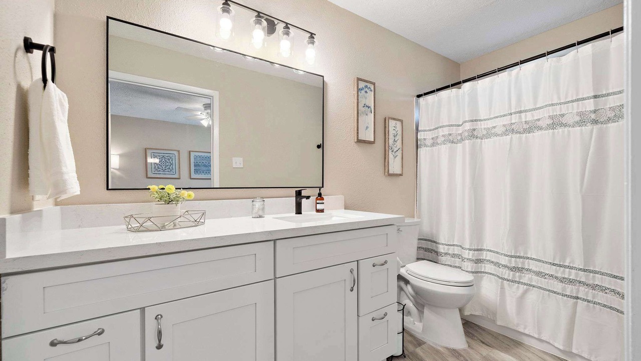 Photo of Bathroom in El Lago