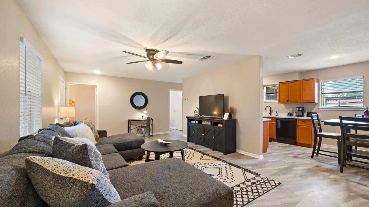 Photo of Bedroom in El Lago