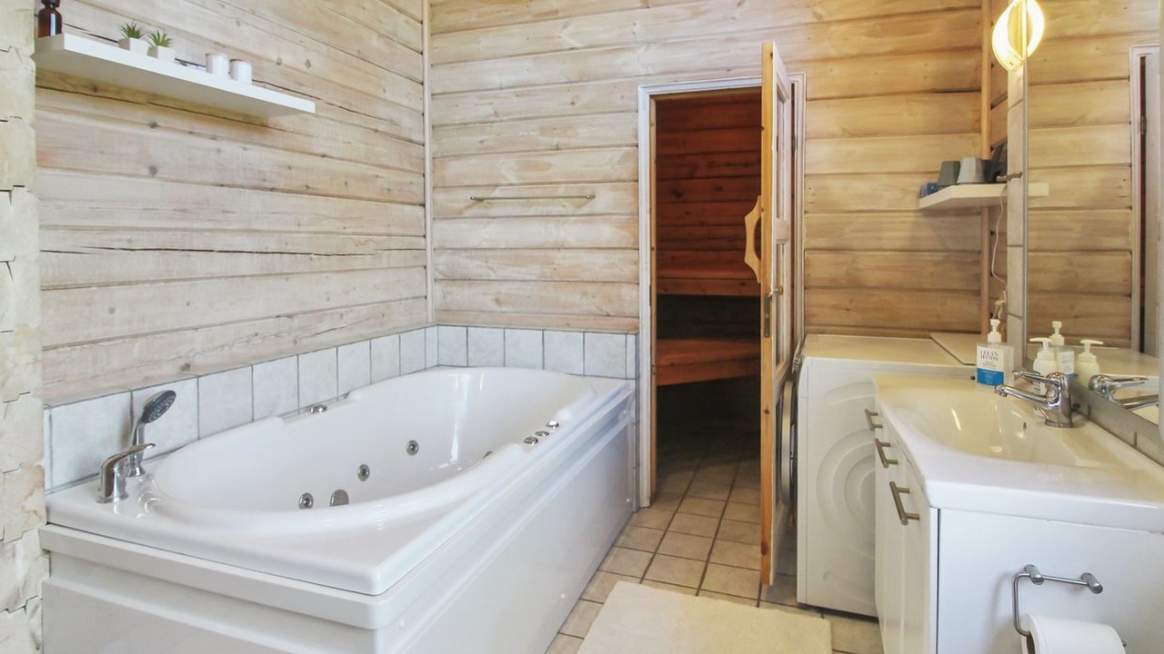 Photo of Bathroom in Arnager