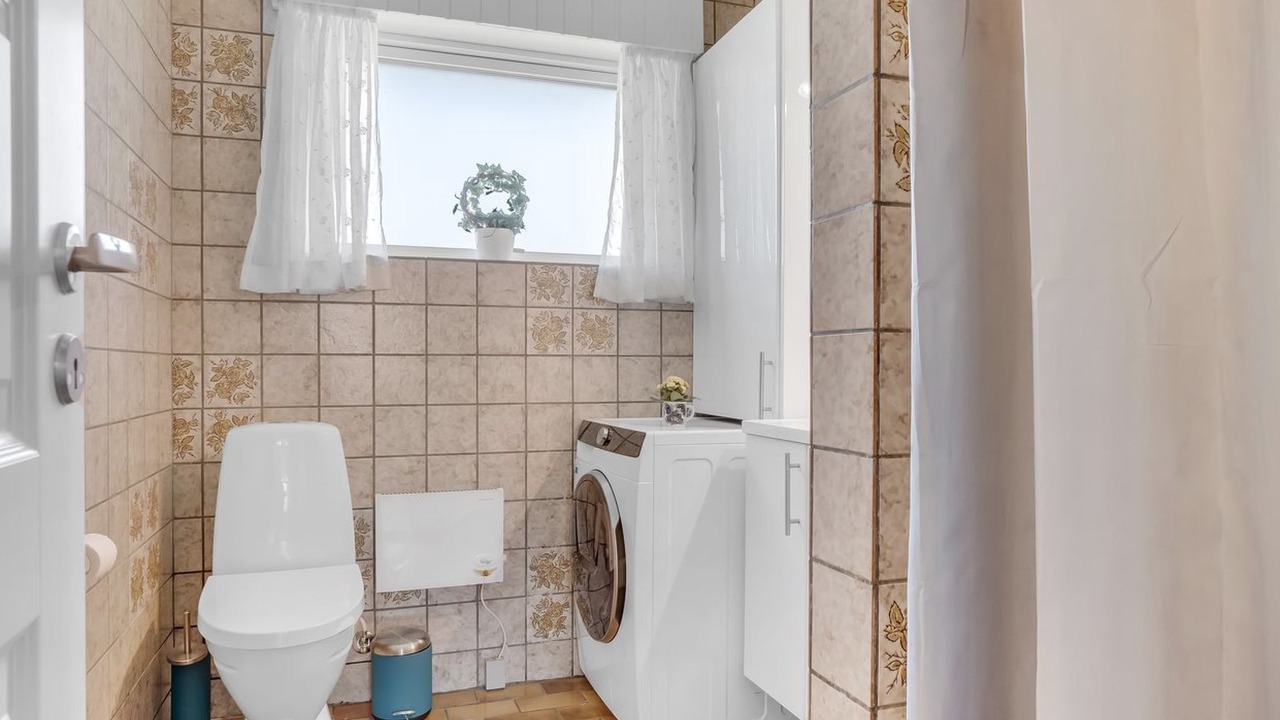 Photo of Bathroom in Strandby