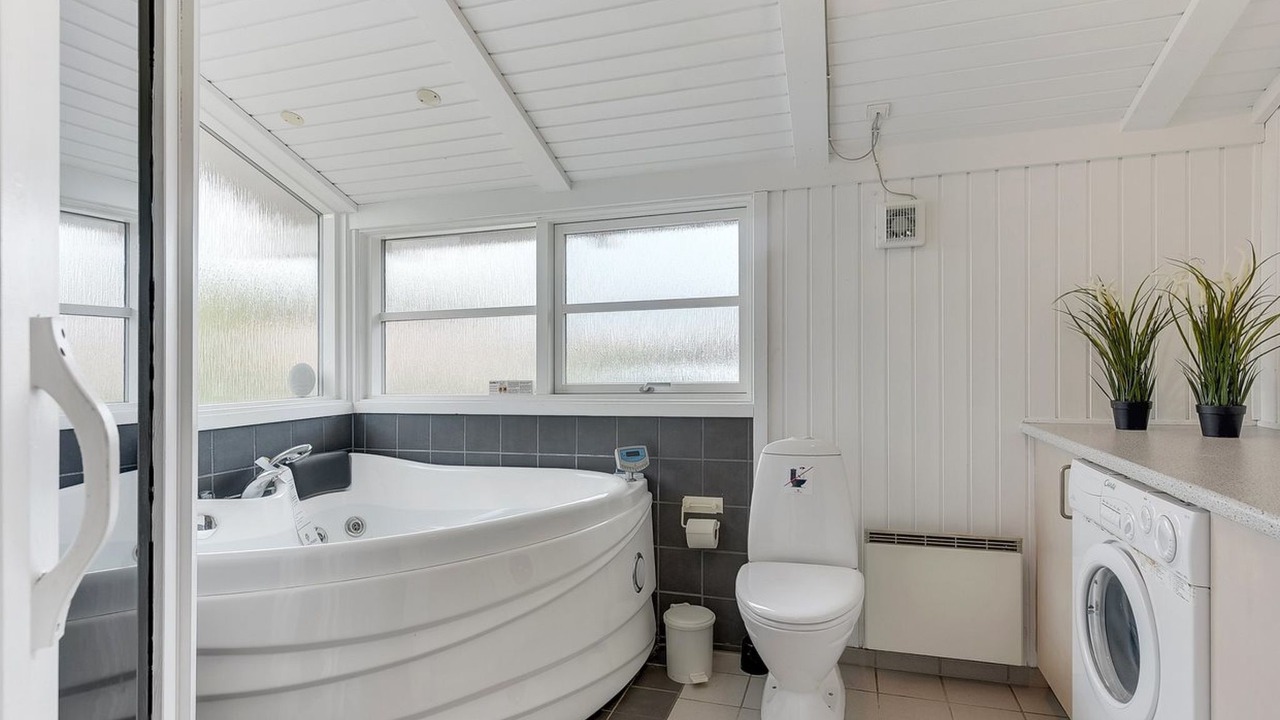 Photo of Bathroom in Mommark Strand