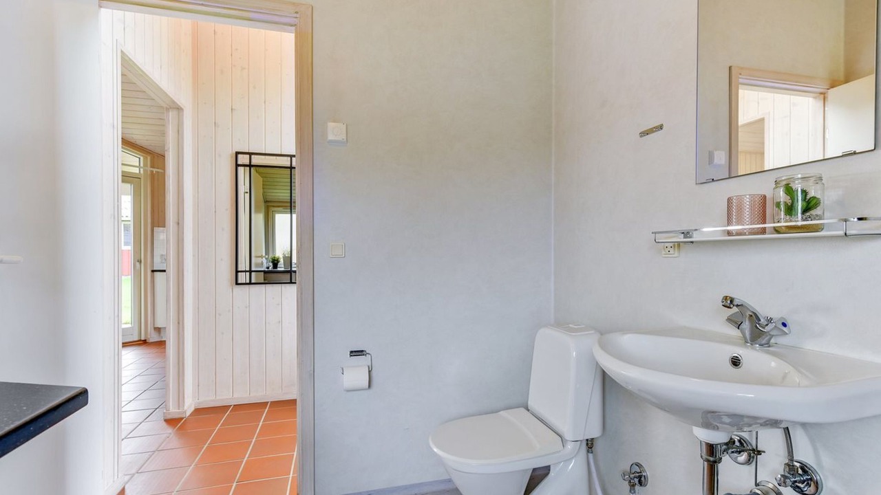 Photo of Bathroom in Mommark Strand