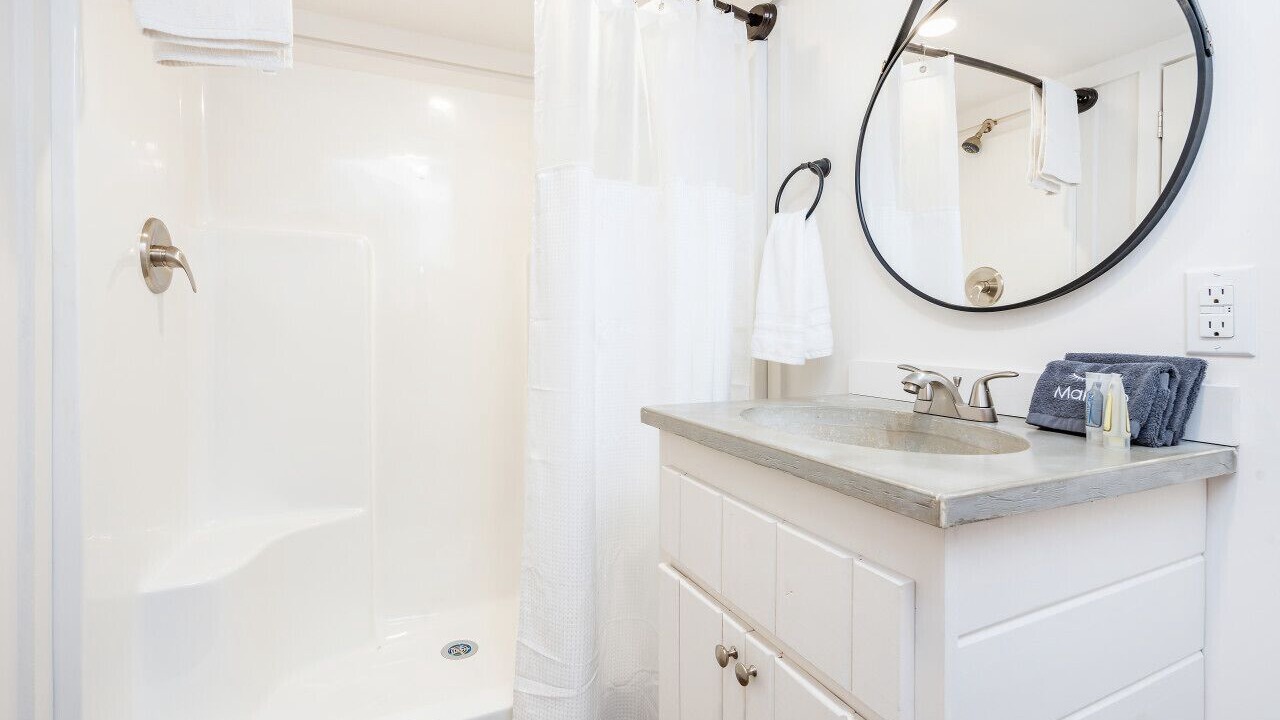 Photo of Bathroom in Guntersville