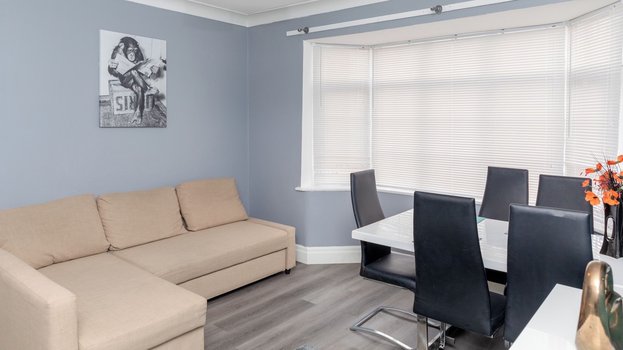 Photo of Livingroom in Headingley