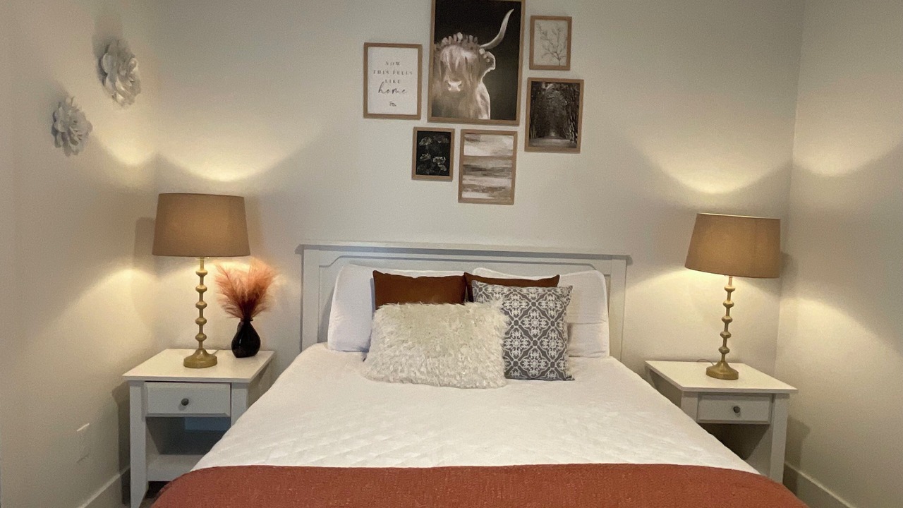 Photo of Bedroom in North by Northwest