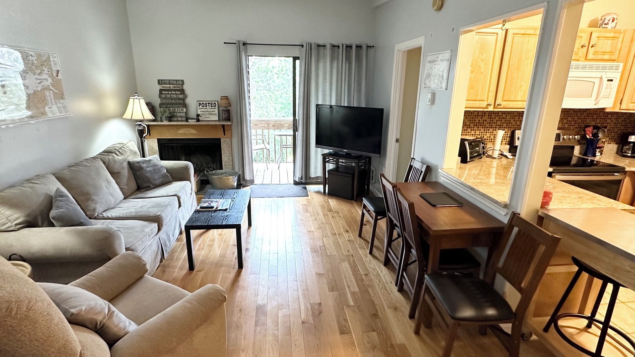 Photo of Livingroom in Weirs Beach