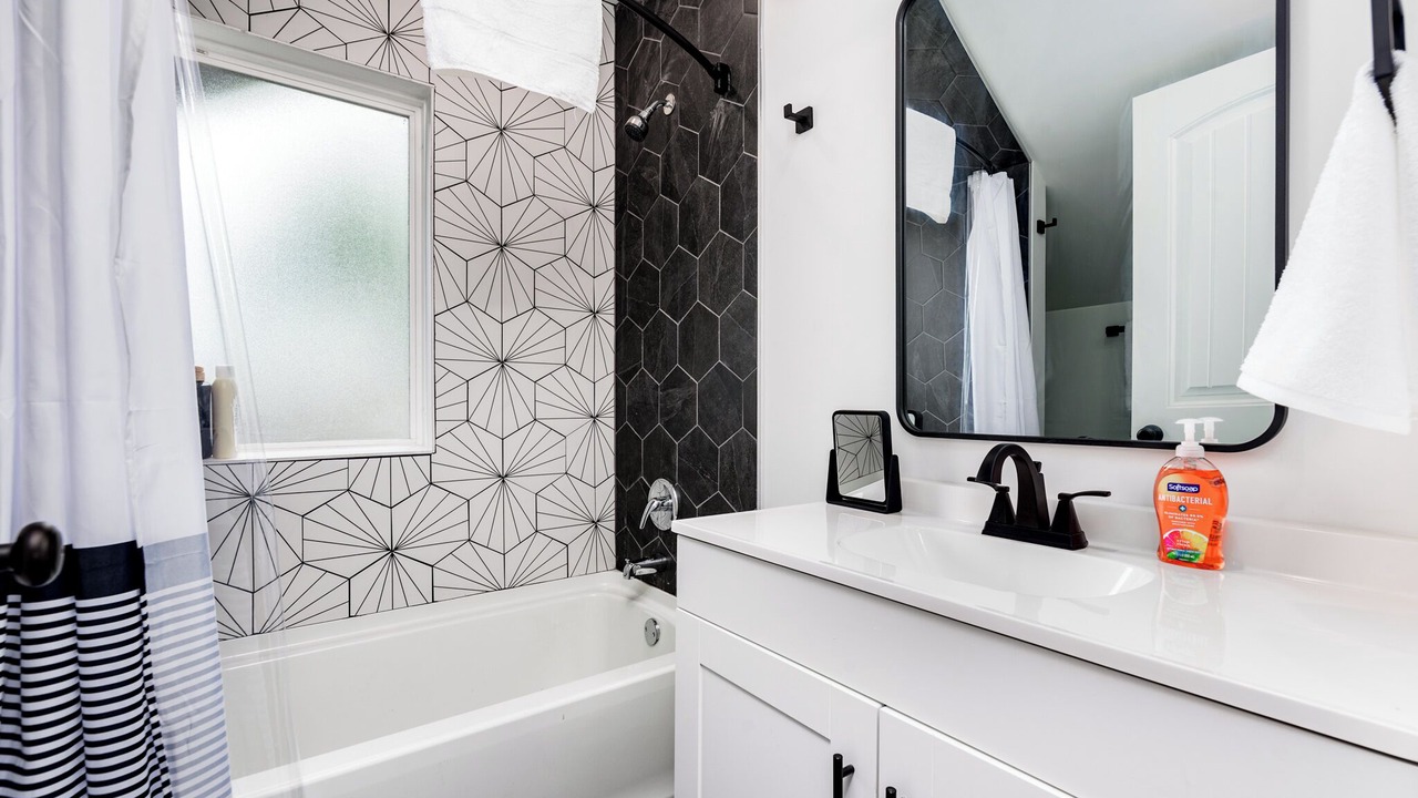 Photo of Bathroom in Tower Grove South