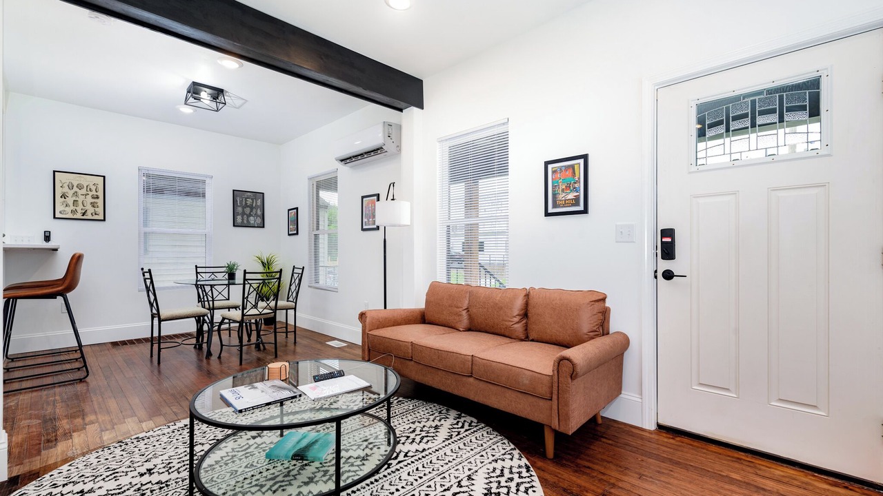 Photo of Livingroom in Tower Grove South