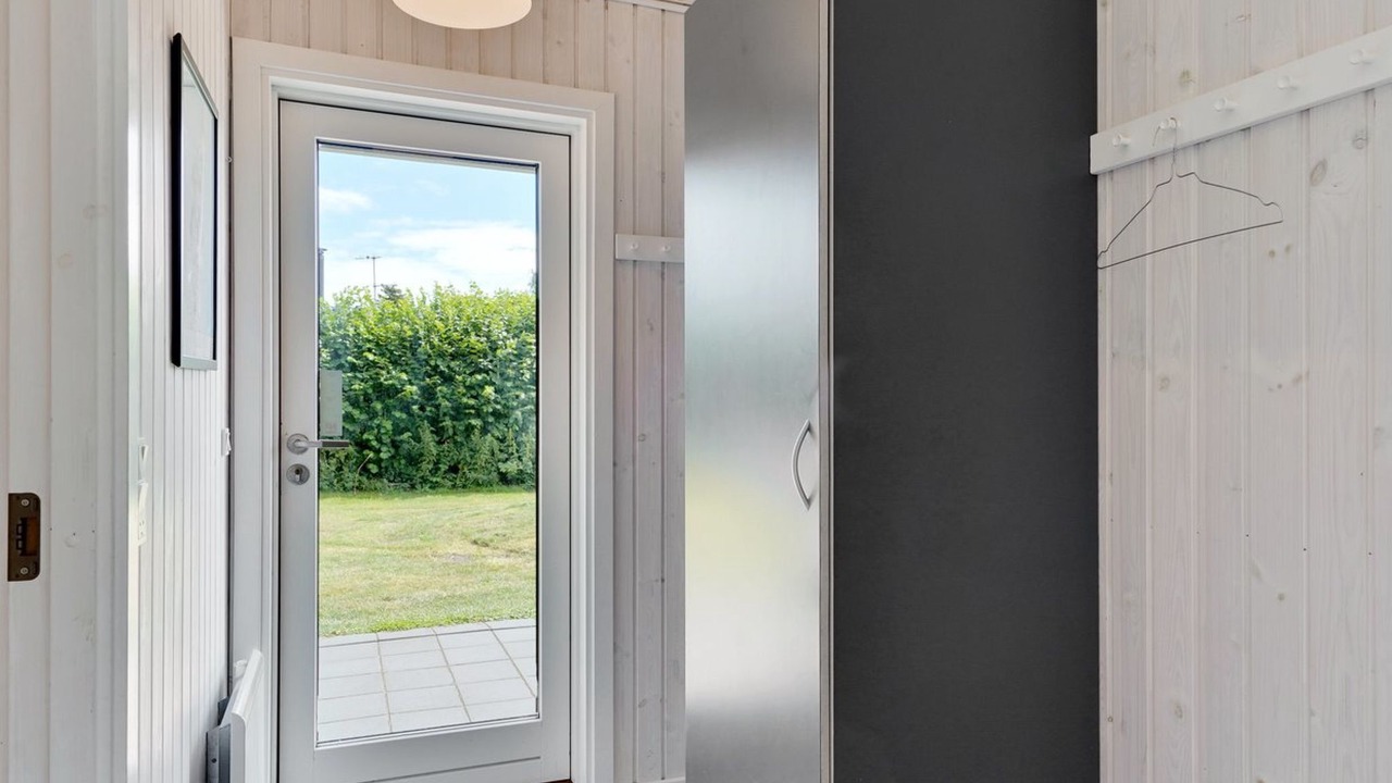 Photo of Others in Hov