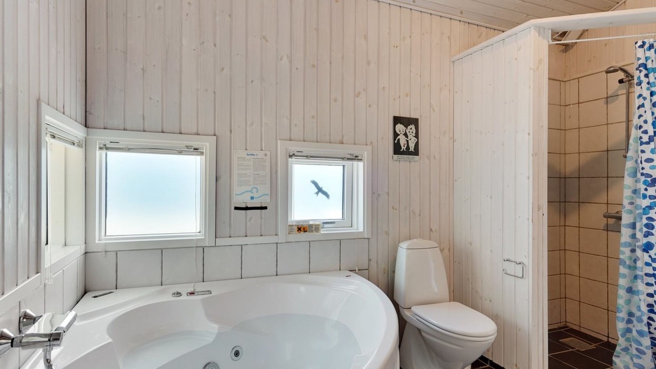 Photo of Bathroom in Hov