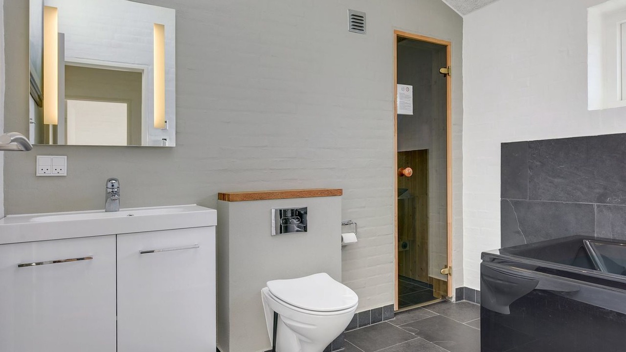 Photo of Bathroom in Flovt Strand