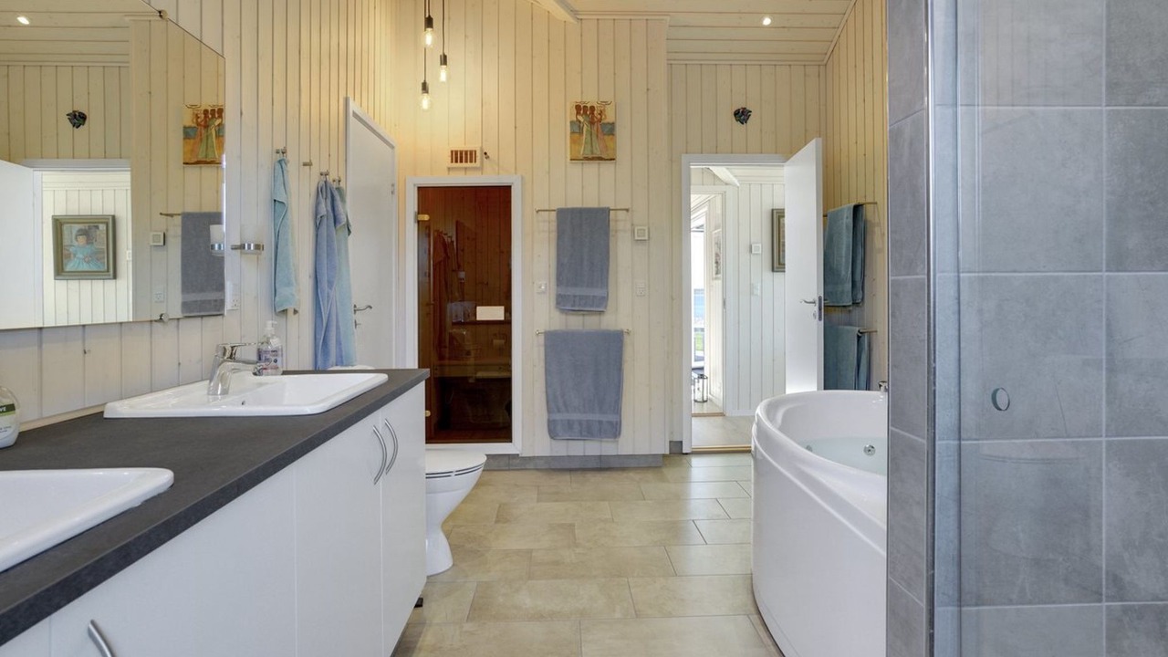 Photo of Bathroom in Diernæs