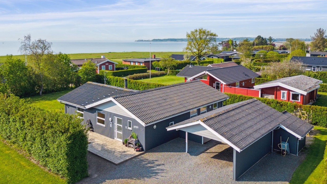 Photo of Others in Flovt Strand