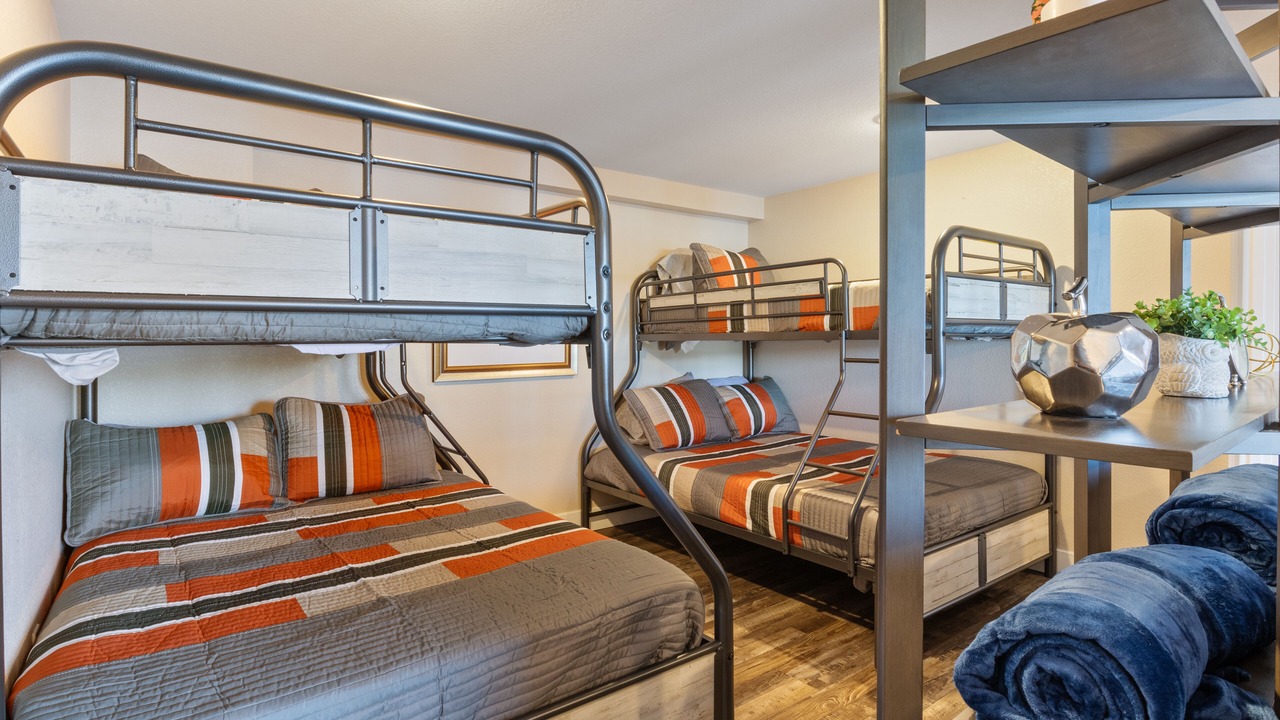 Photo of Bedroom in Camdenton