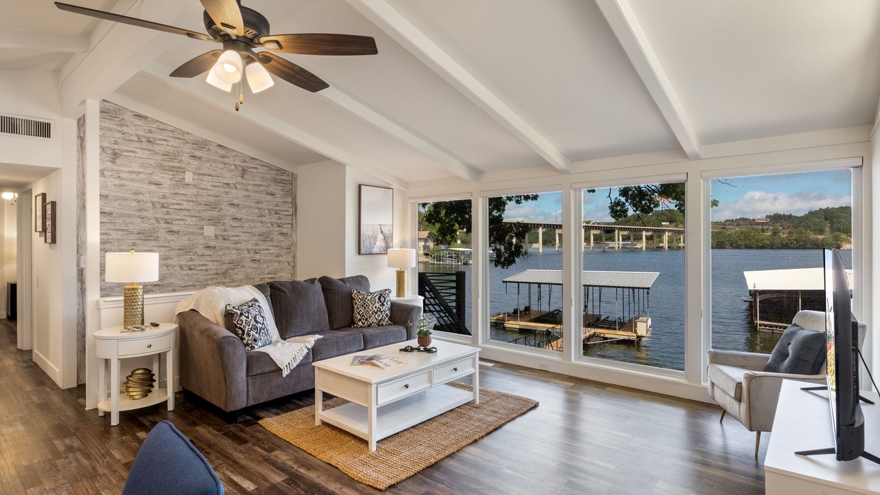 Photo of Bedroom in Camdenton