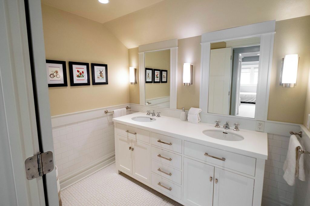 Photo of Bathroom in Pella