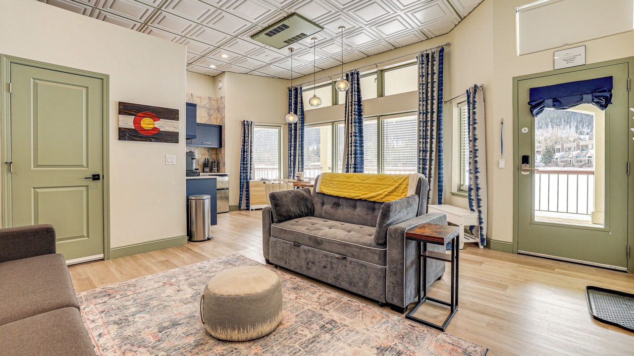 Photo of Livingroom in Lakeside Village