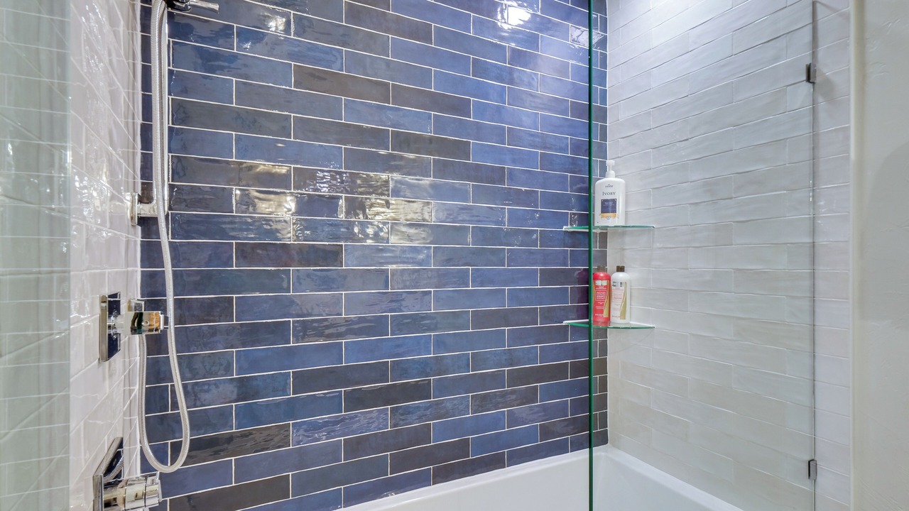 Photo of Bathroom in Lakeside Village