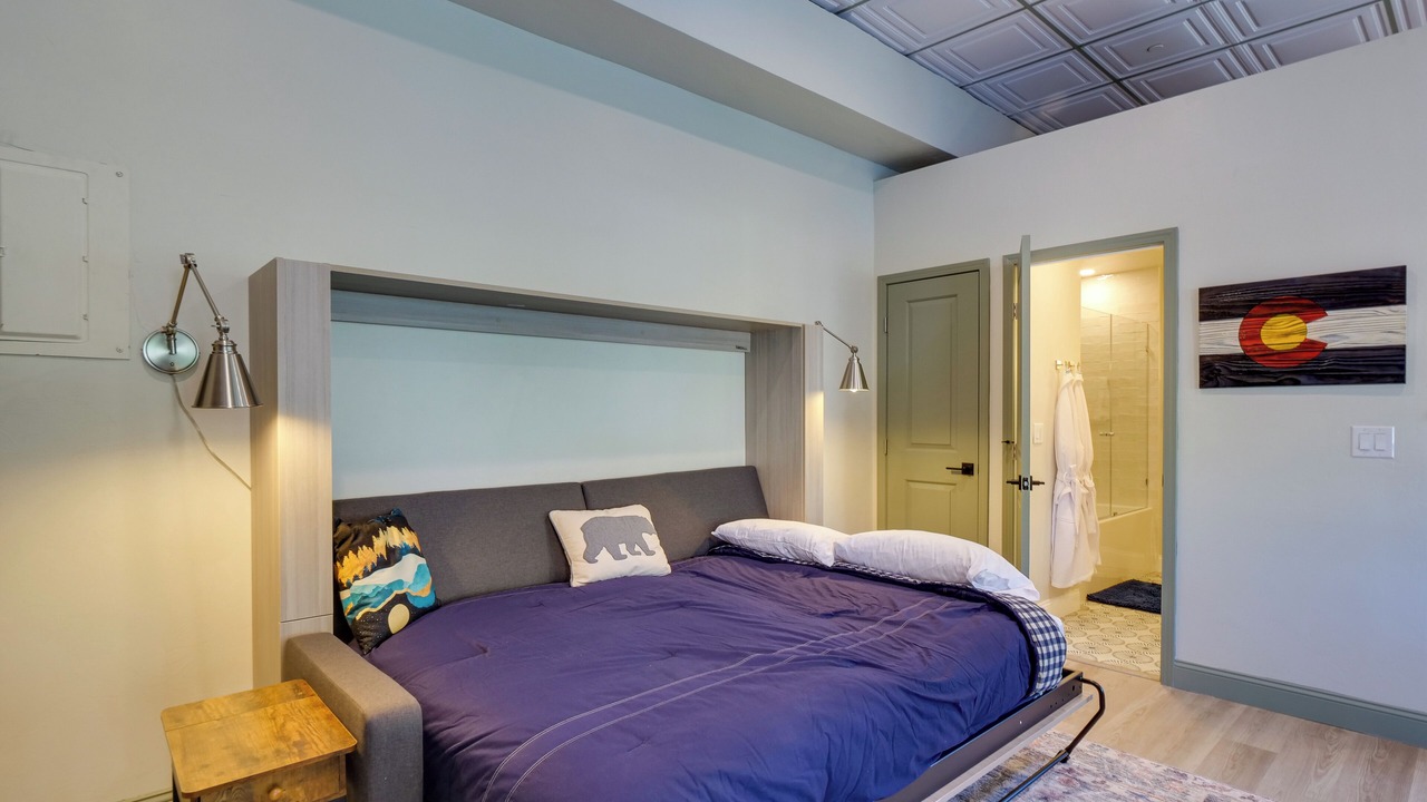 Photo of Bedroom in Lakeside Village