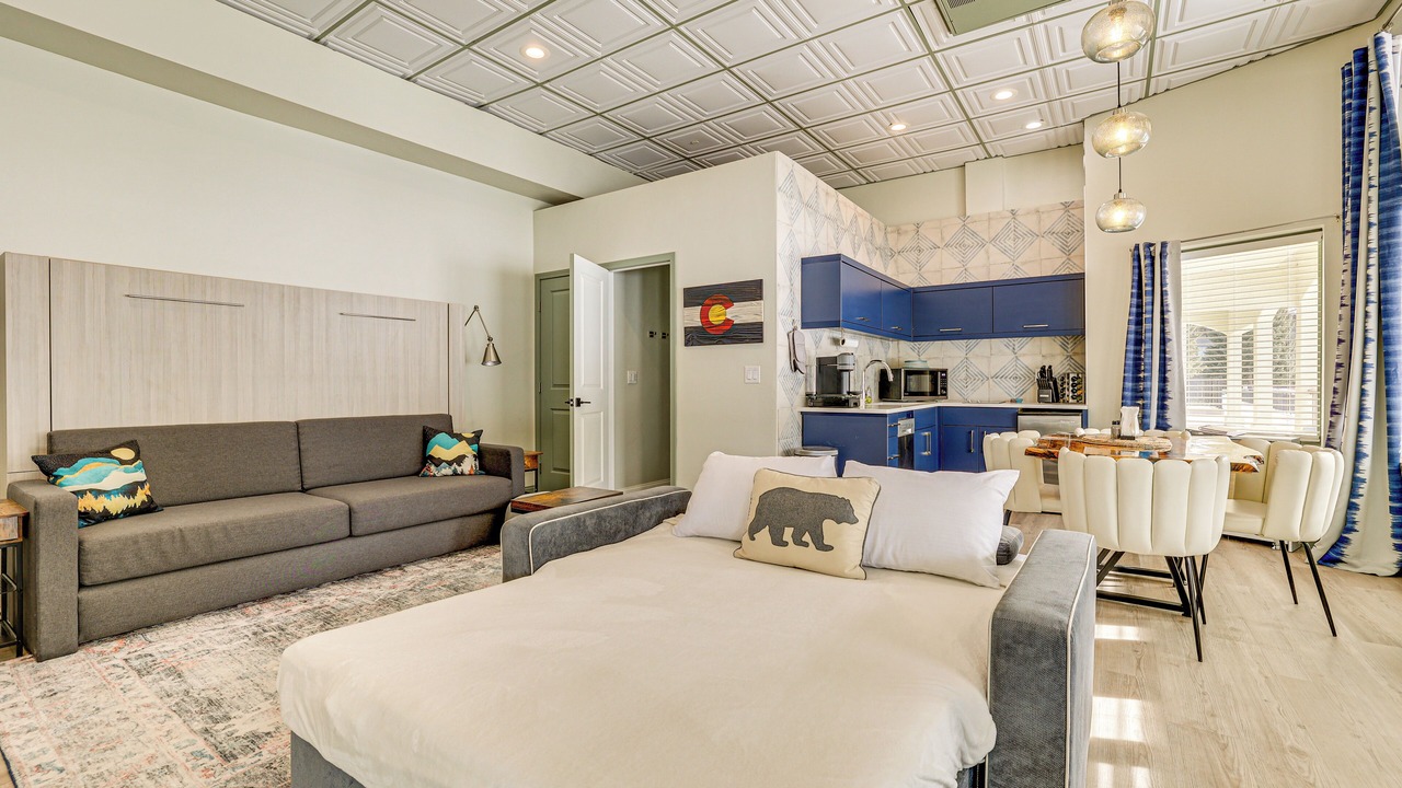 Photo of Livingroom in Lakeside Village