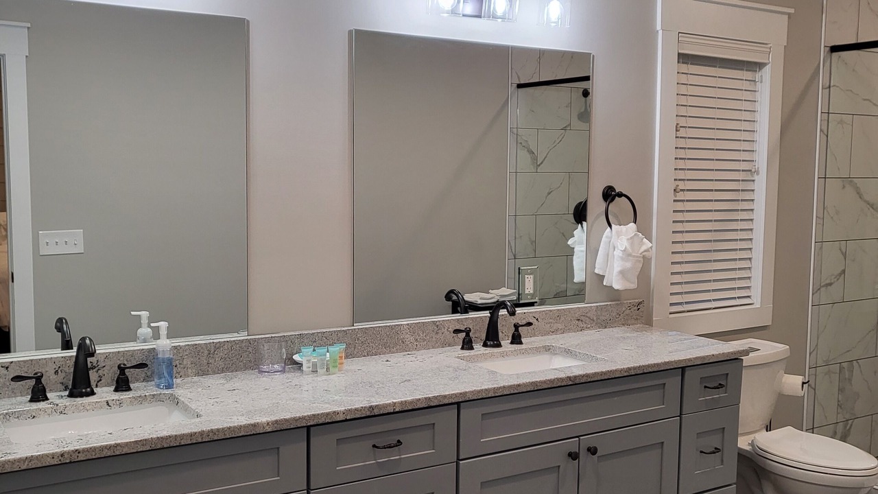 Photo of Bathroom in Guntersville