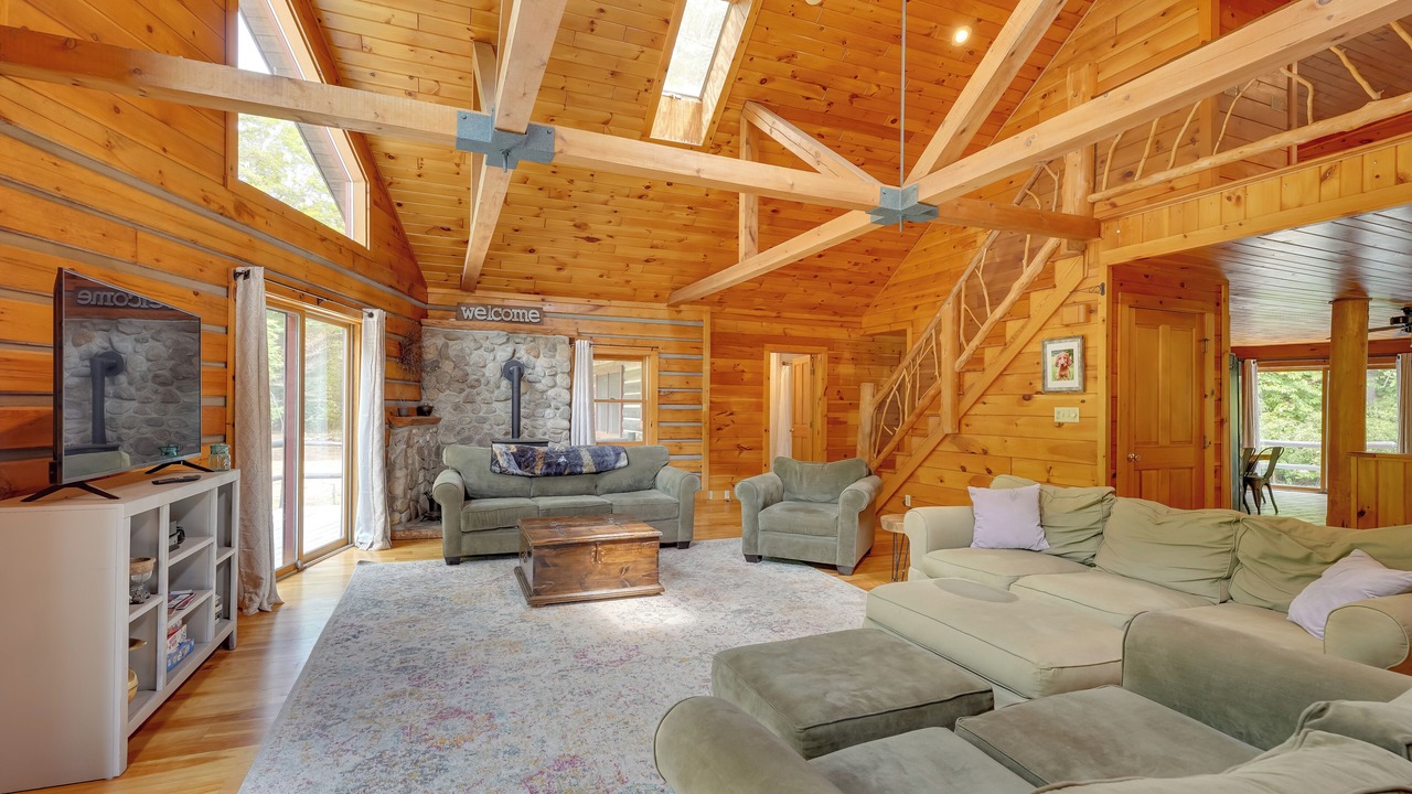 Photo of Livingroom in Bolton Landing