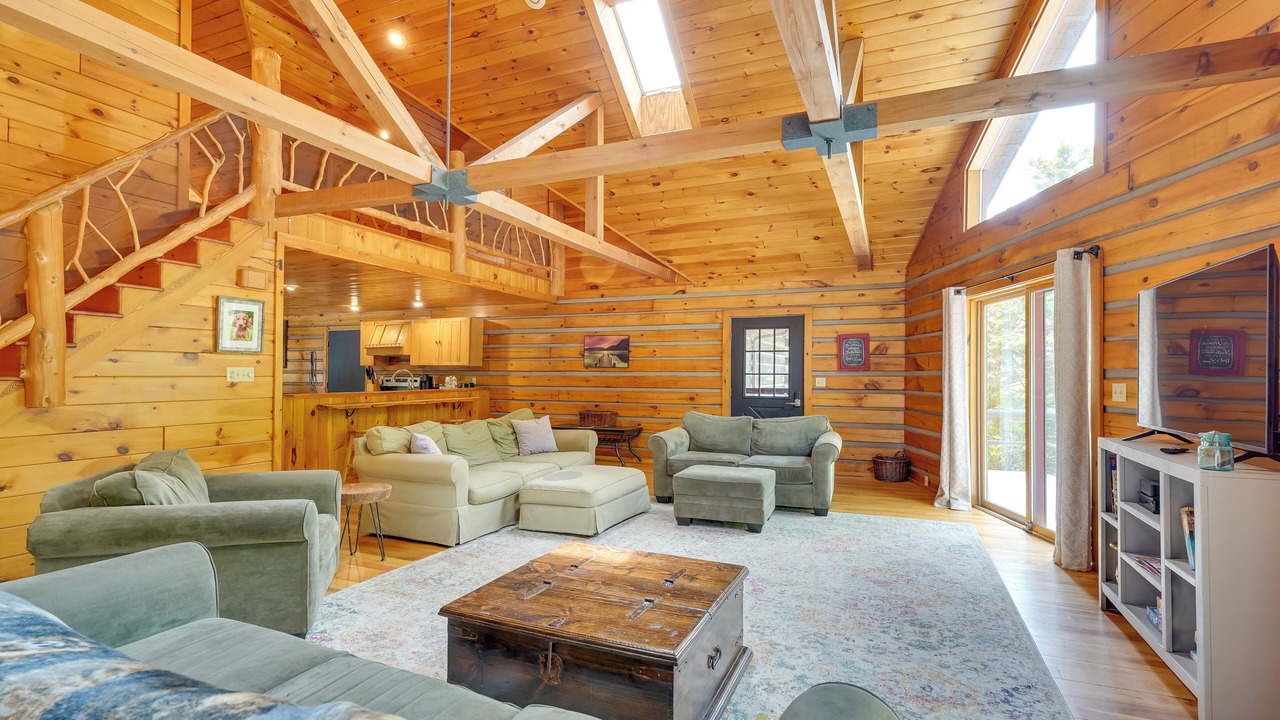Photo of Livingroom in Bolton Landing
