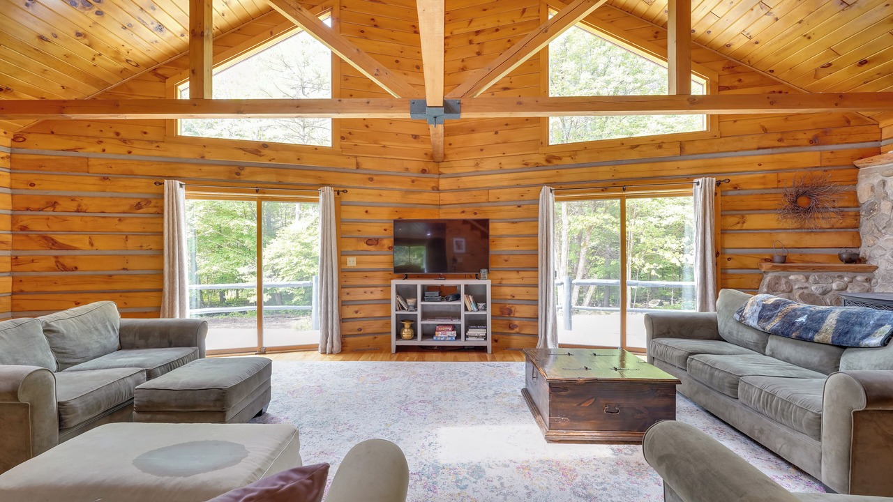 Photo of Livingroom in Bolton Landing