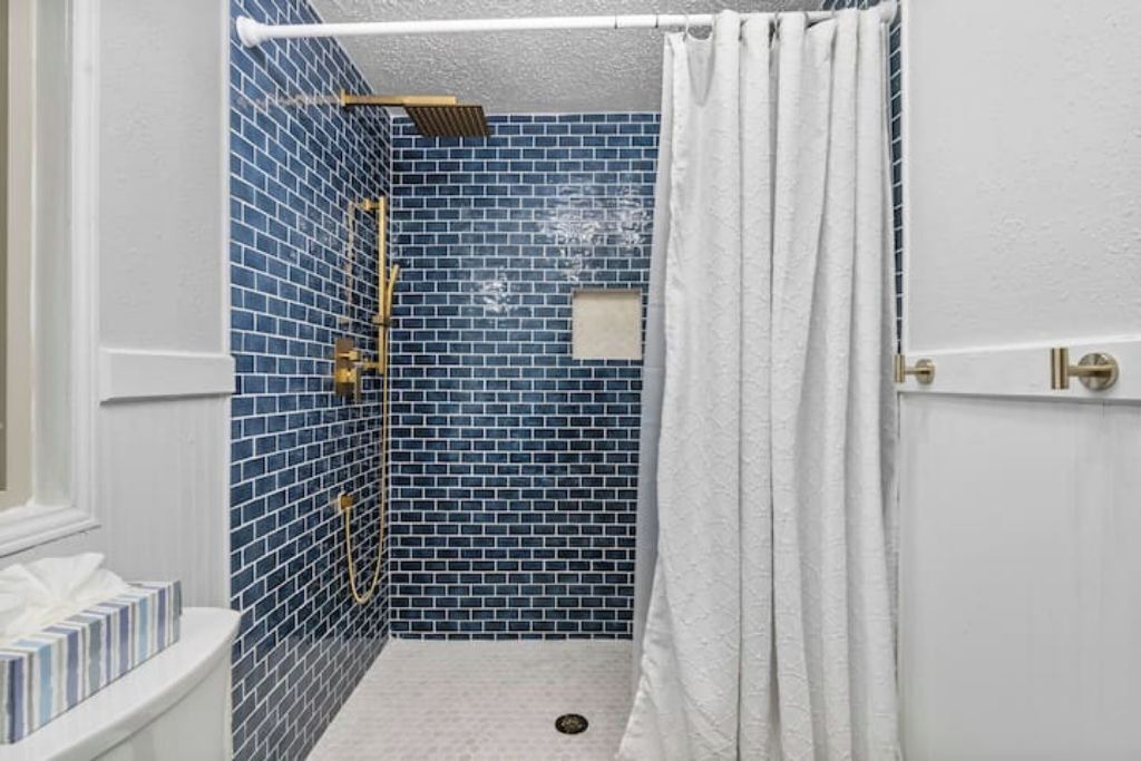 Photo of Bathroom in Willis