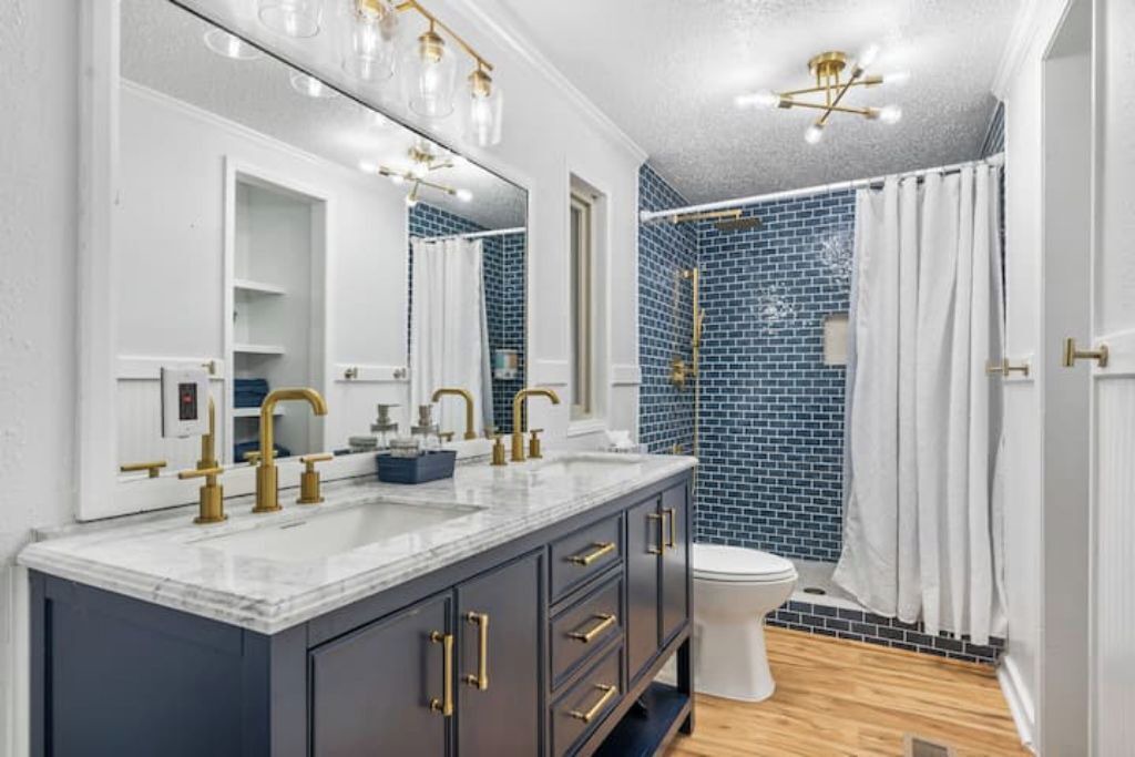 Photo of Bathroom in Willis