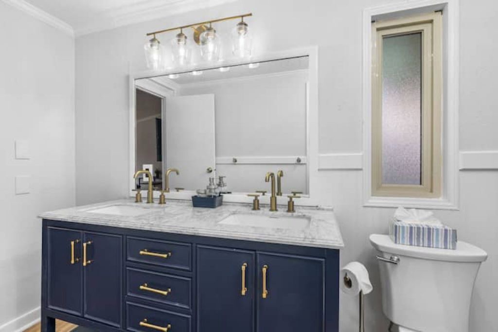 Photo of Bathroom in Willis