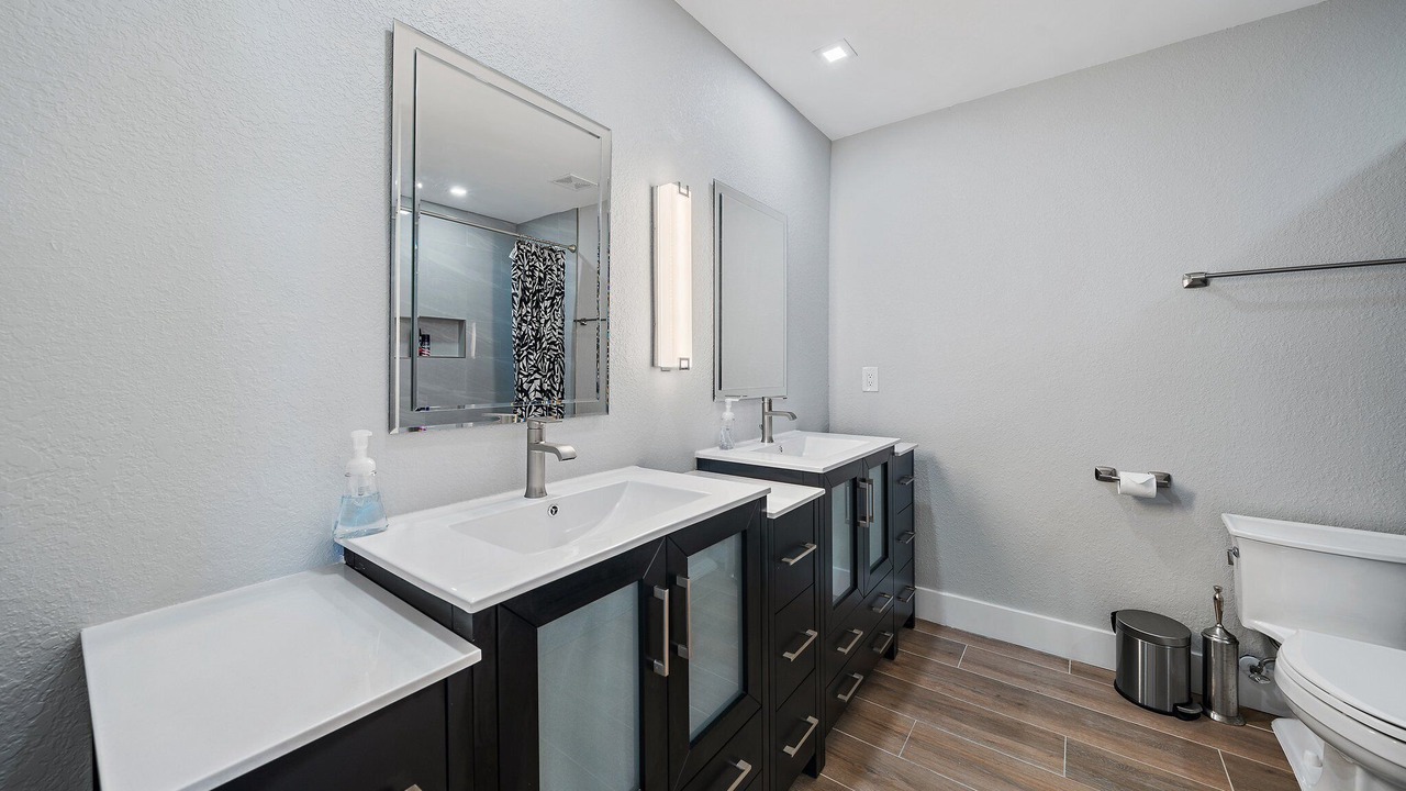 Photo of Bathroom in Greenview Shores