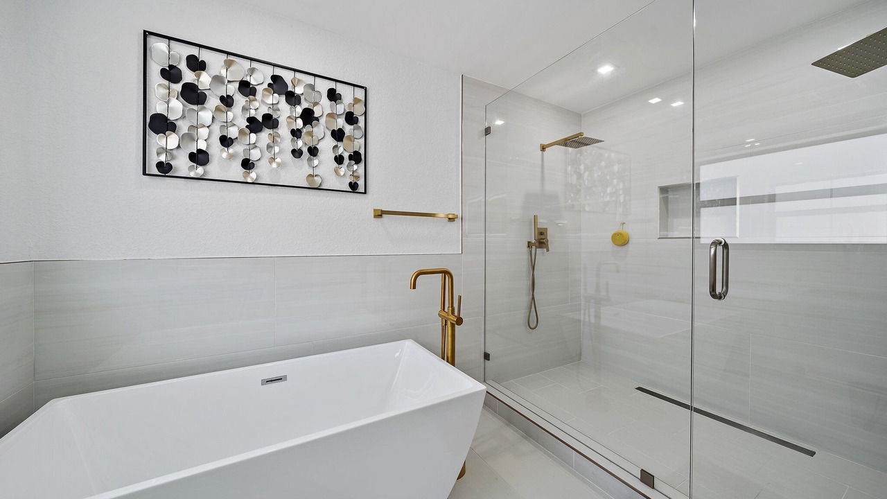 Photo of Bathroom in Greenview Shores