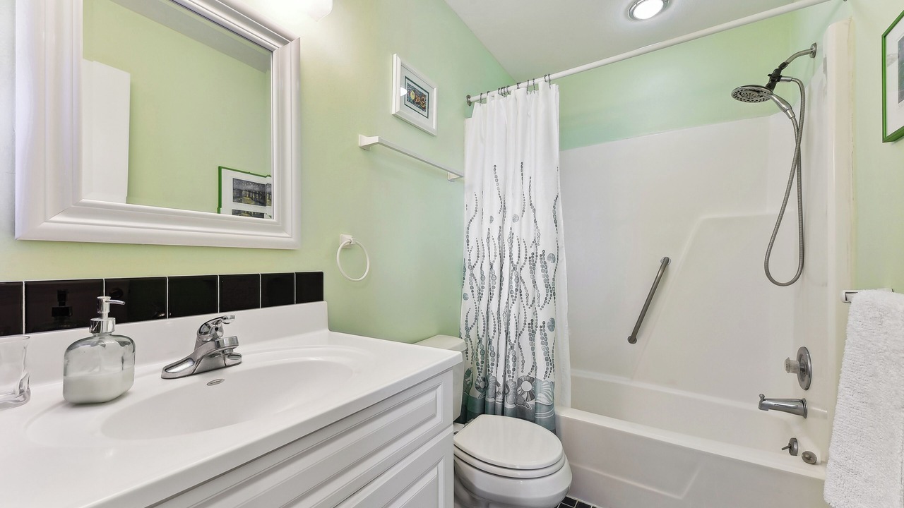 Photo of Bathroom in Fernandina Beach