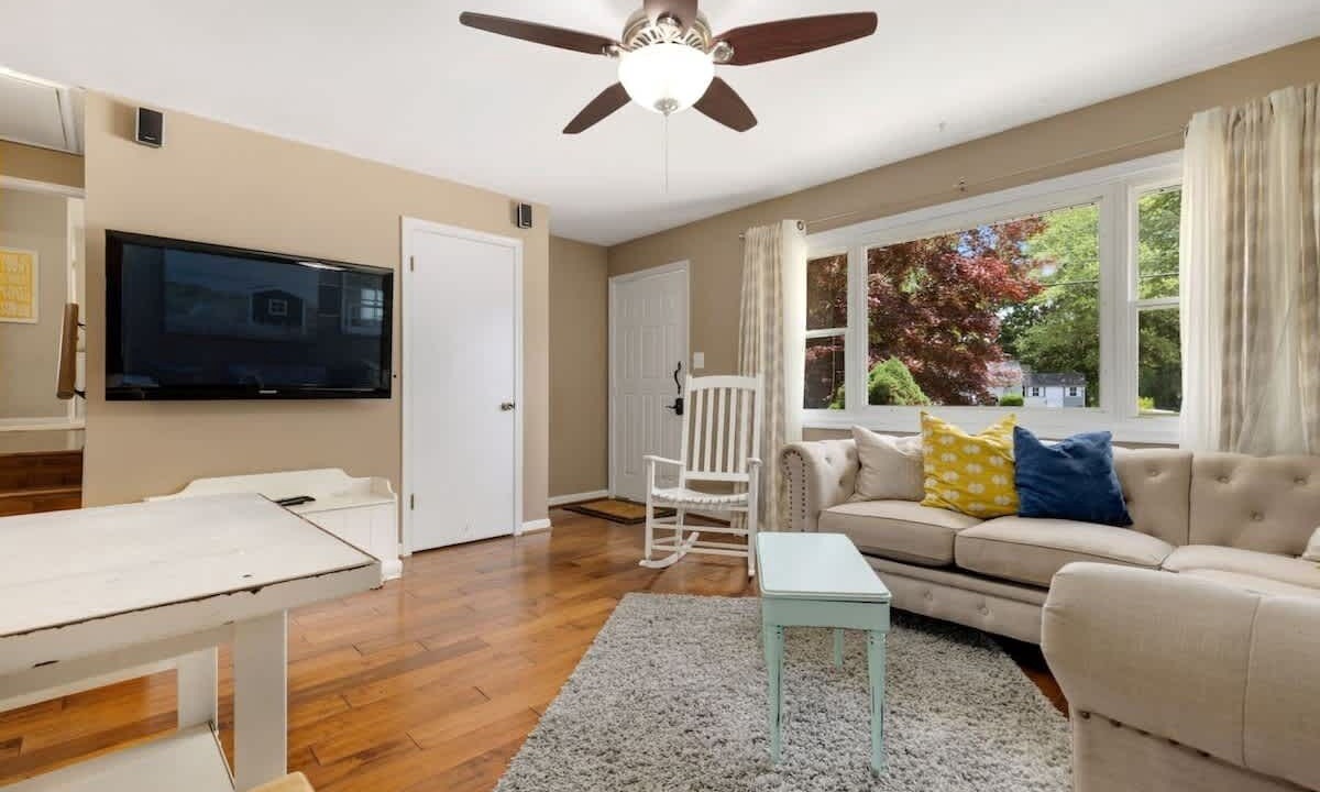 Photo of Livingroom in Selby-on-the-Bay