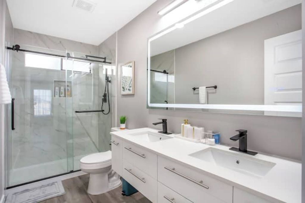 Photo of Bathroom in Clodine