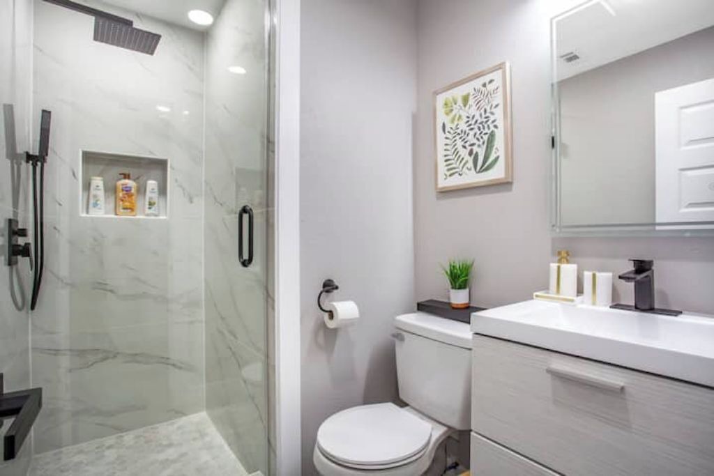 Photo of Bathroom in Clodine