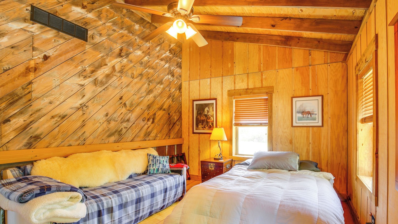 Photo of Bedroom in Pacific